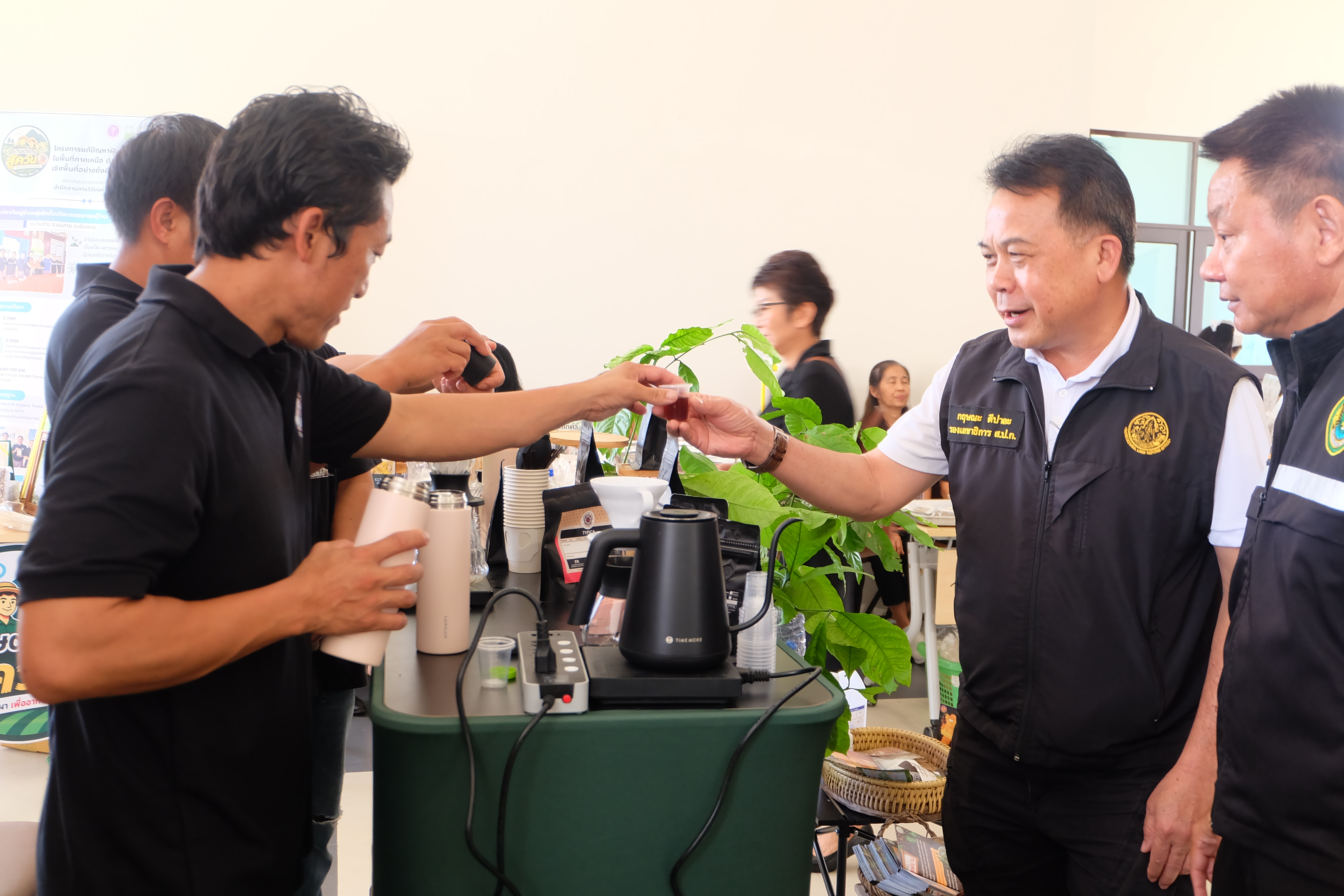 title - รองเลขาธิการ ส.ป.ก. ร่วมคณะ รมช.กษ. ลุยเชียงราย ขับเคลื่อนนวัตกรรมเกษตรรับมือการเปลี่ยนแปลงสภาพภูมิอากาศ